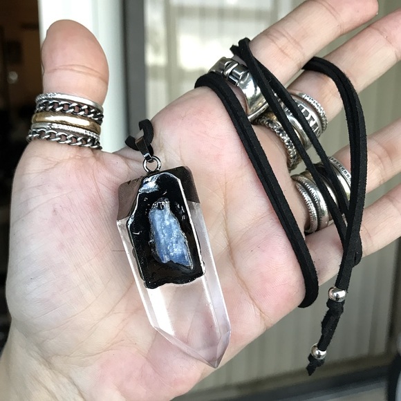 Genuine big crystal quartz & kyanite gem necklace - Picture 2 of 8